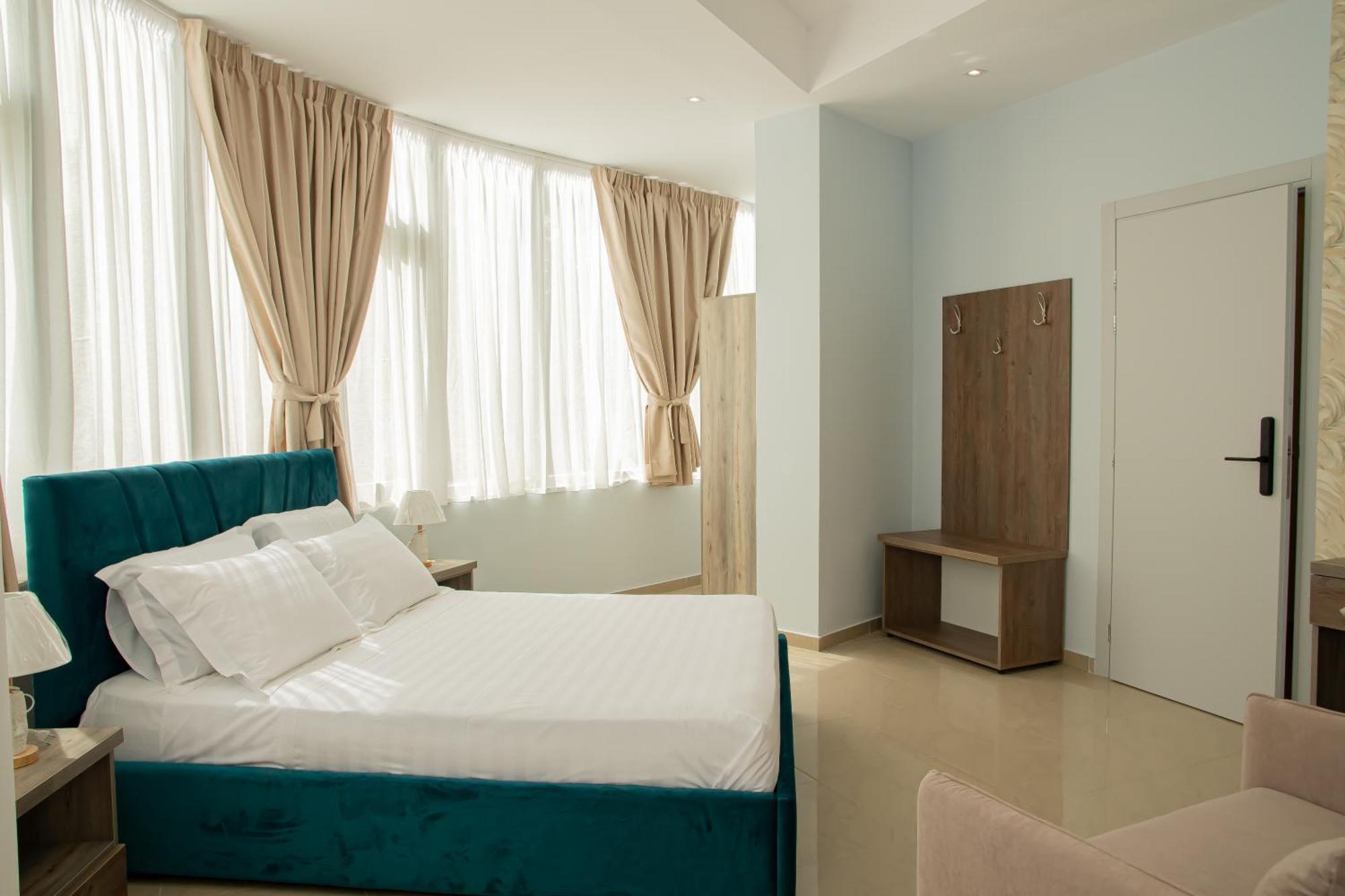 Alv Rent Rooms Вльора Екстер'єр фото