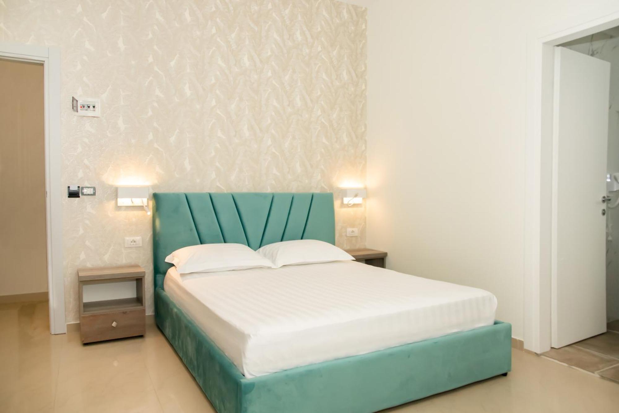 Alv Rent Rooms Вльора Екстер'єр фото