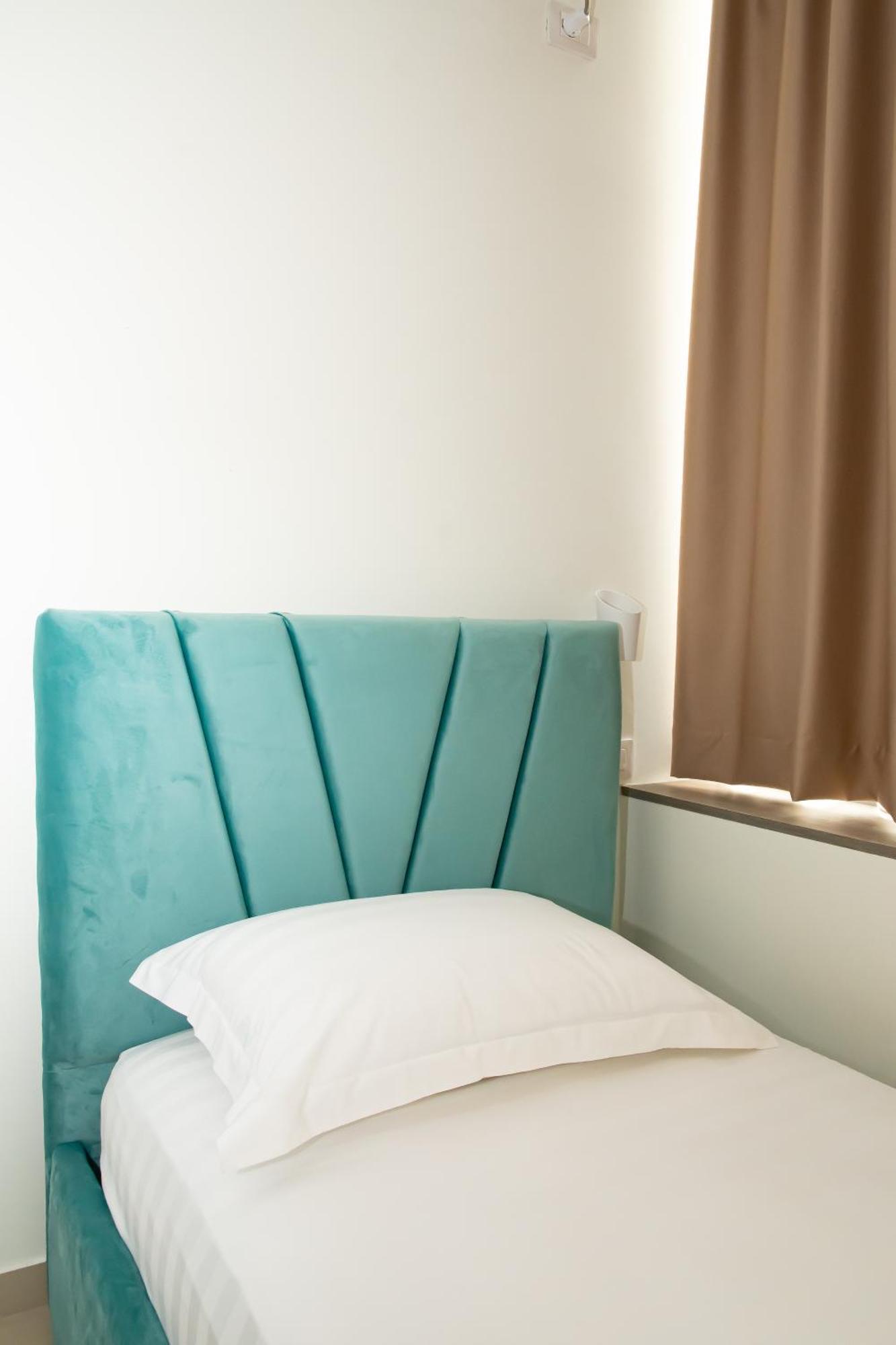 Alv Rent Rooms Вльора Екстер'єр фото
