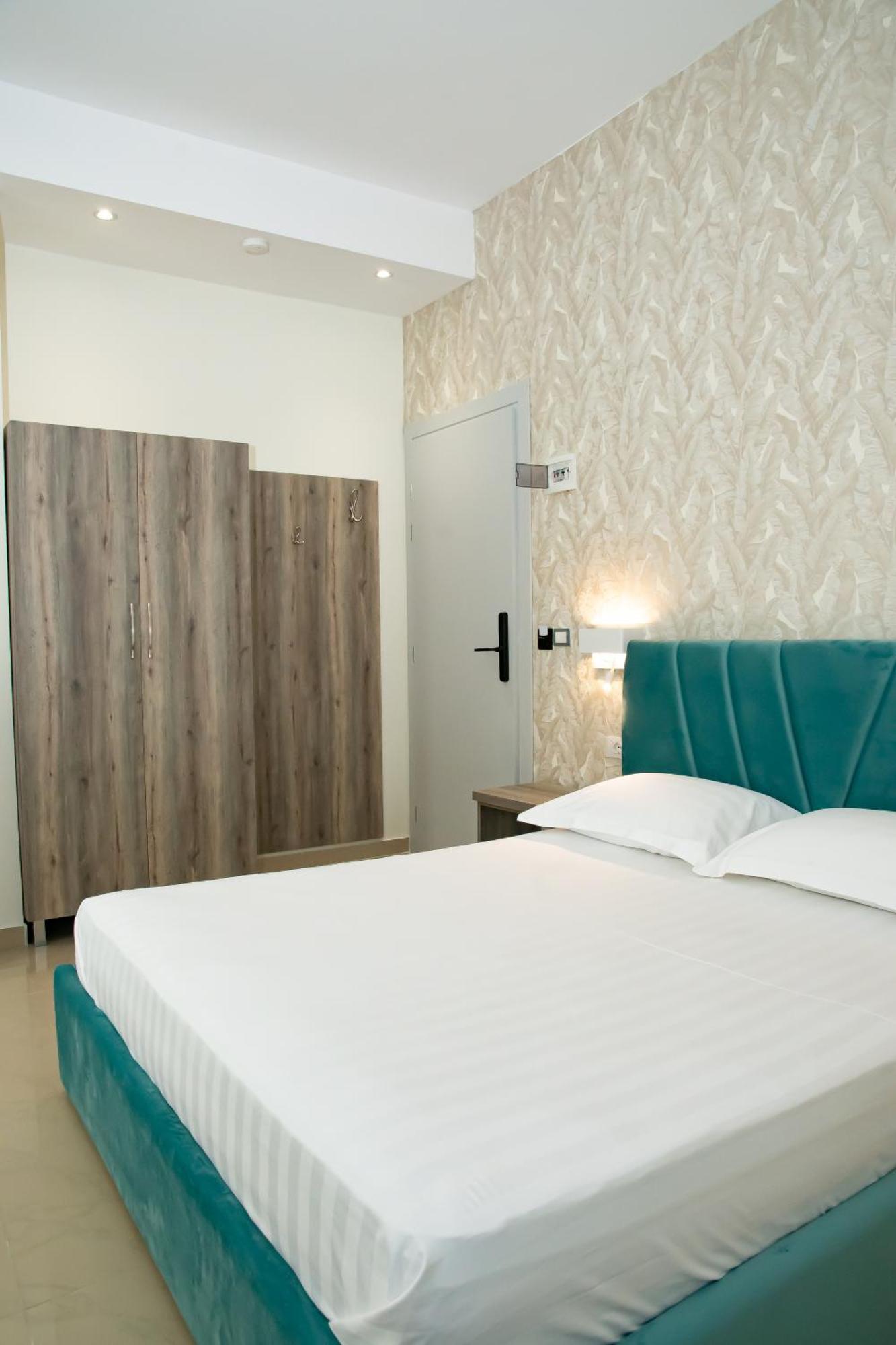 Alv Rent Rooms Вльора Екстер'єр фото